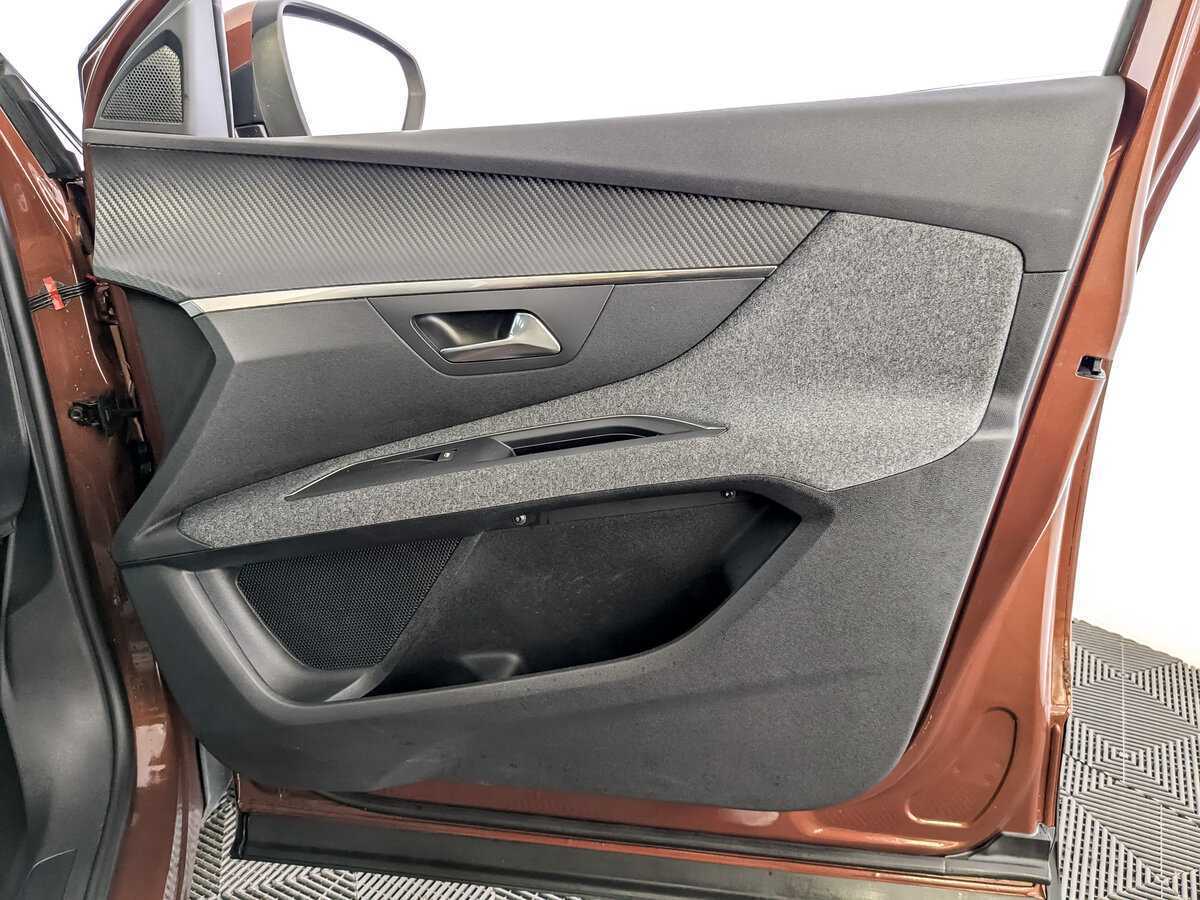 Peugeot 3008 с пробегом — 2017 год. Фото: #19