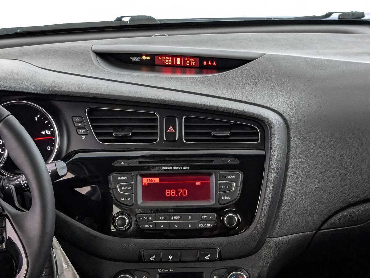 Kia Ceed с пробегом — 2013 год. Фото: #12