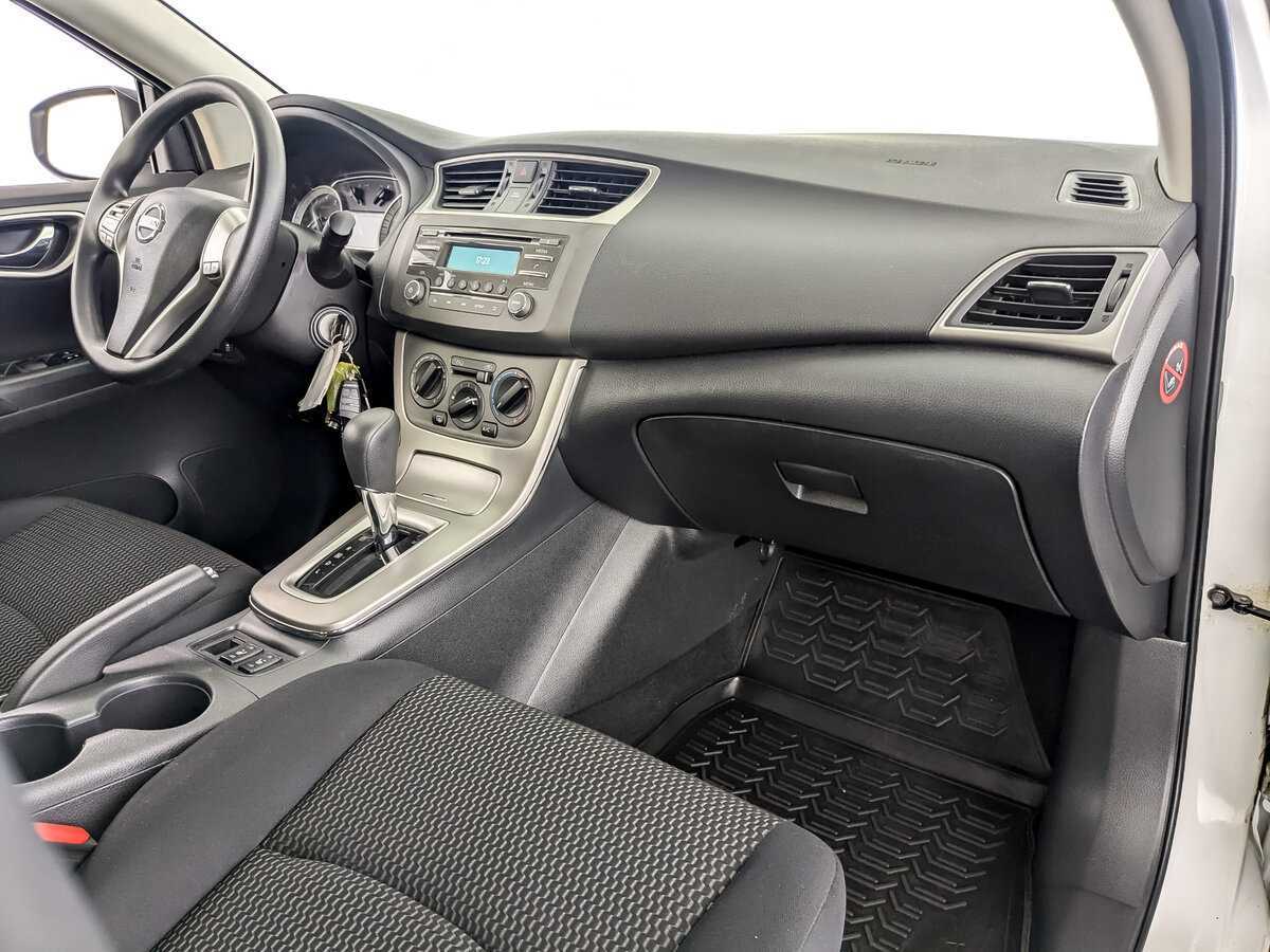 Nissan Sentra с пробегом — 2015 год. Фото: #8