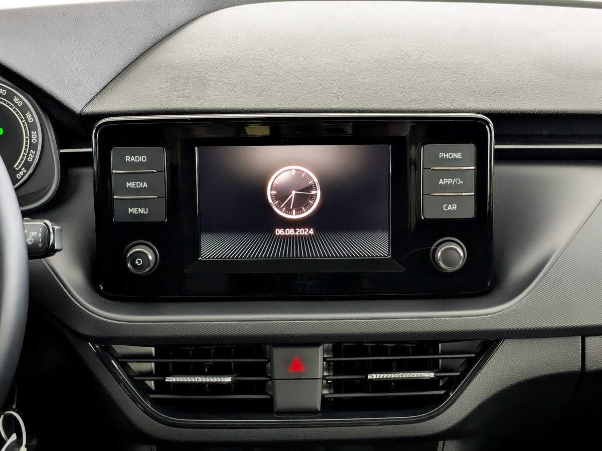 Skoda Rapid с пробегом — 2021 год. Фото: #12