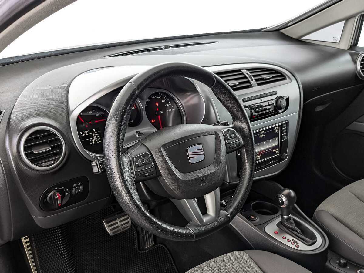 SEAT Leon с пробегом — 2012 год. Фото: #10