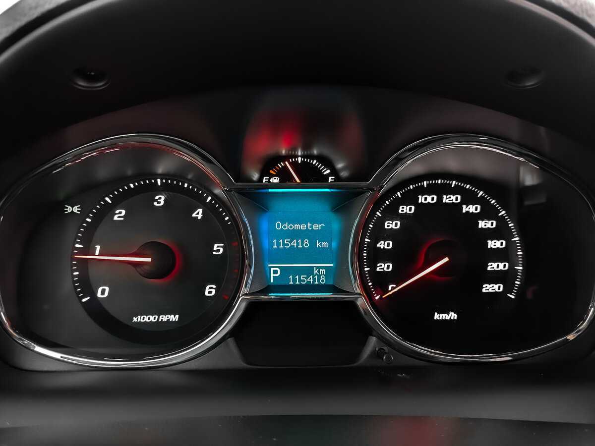 Chevrolet Captiva с пробегом — 2015 год. Фото: #11