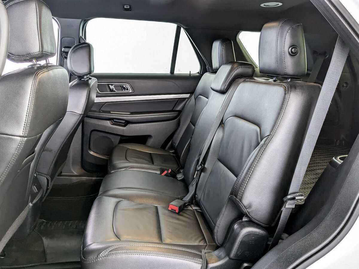 Ford Explorer с пробегом — 2017 год. Фото: #9