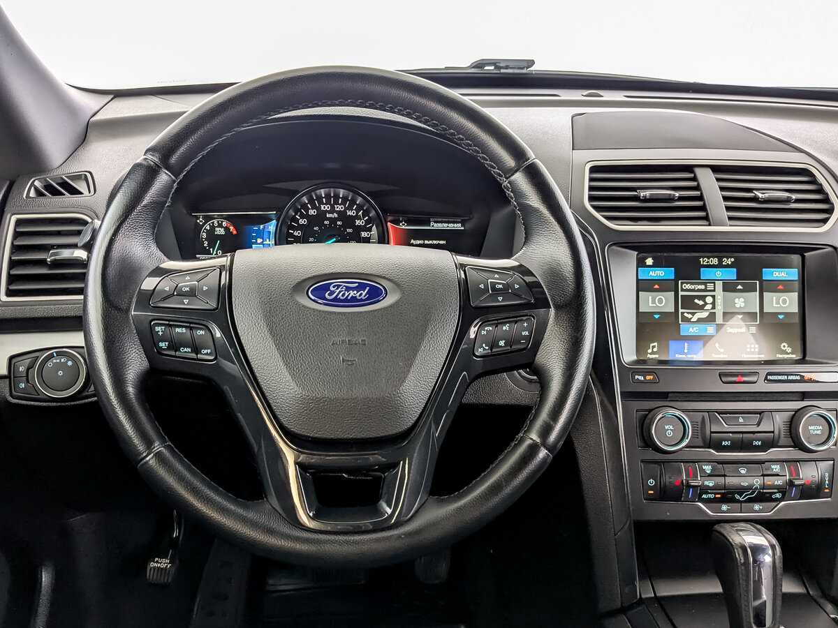 Ford Explorer с пробегом — 2017 год. Фото: #17