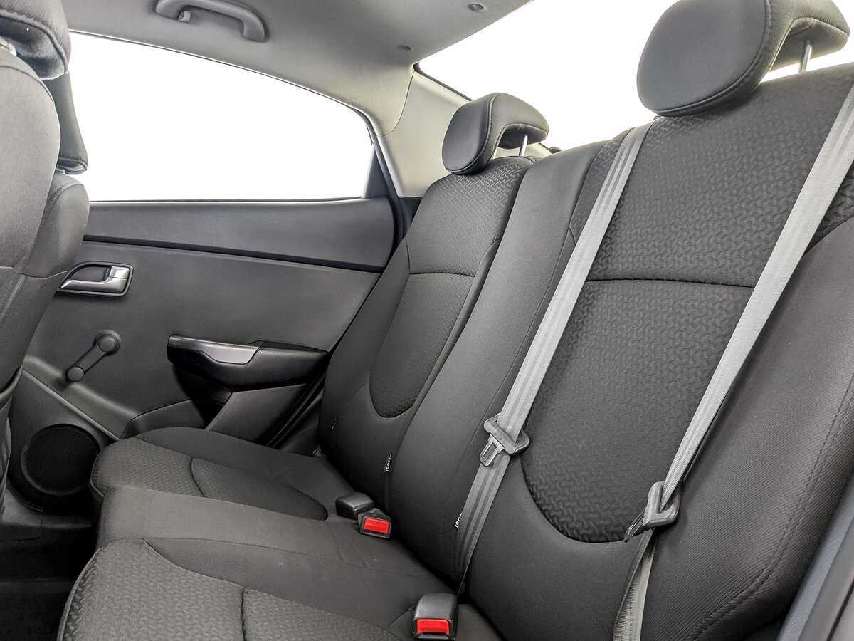 Kia Rio с пробегом — 2016 год. Фото: #9