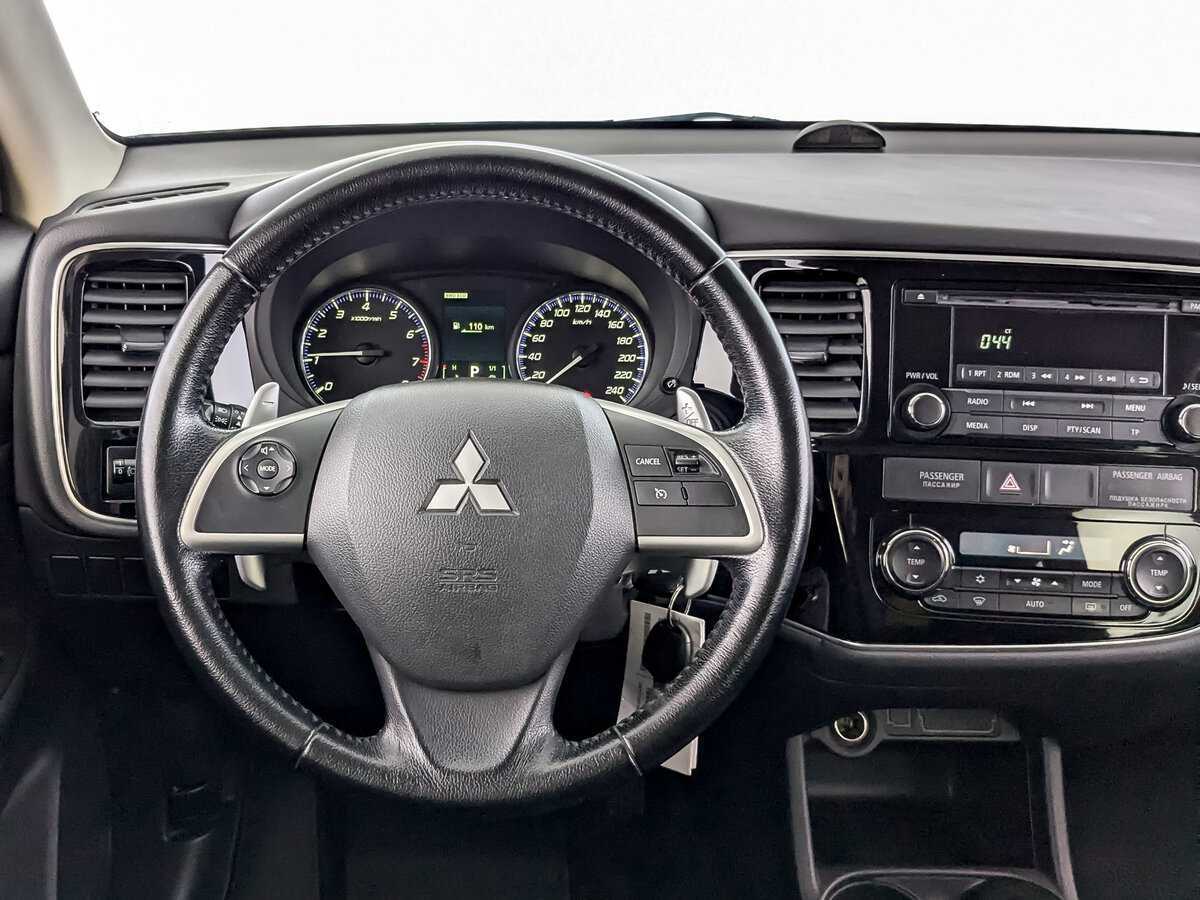 Mitsubishi Outlander с пробегом — 2014 год. Фото: #16