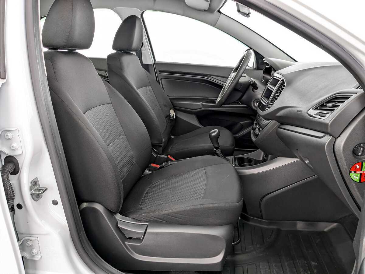 Lada (ВАЗ) Vesta с пробегом — 2019 год. Фото: #18