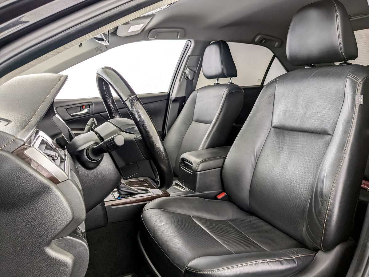 Toyota Camry с пробегом — 2016 год. Фото: #15