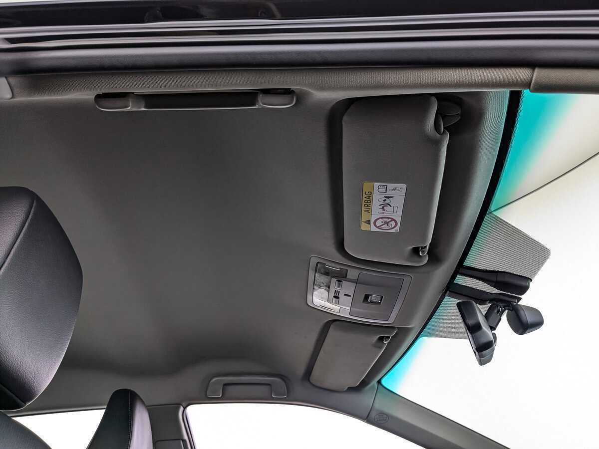 Toyota Camry с пробегом — 2017 год. Фото: #18