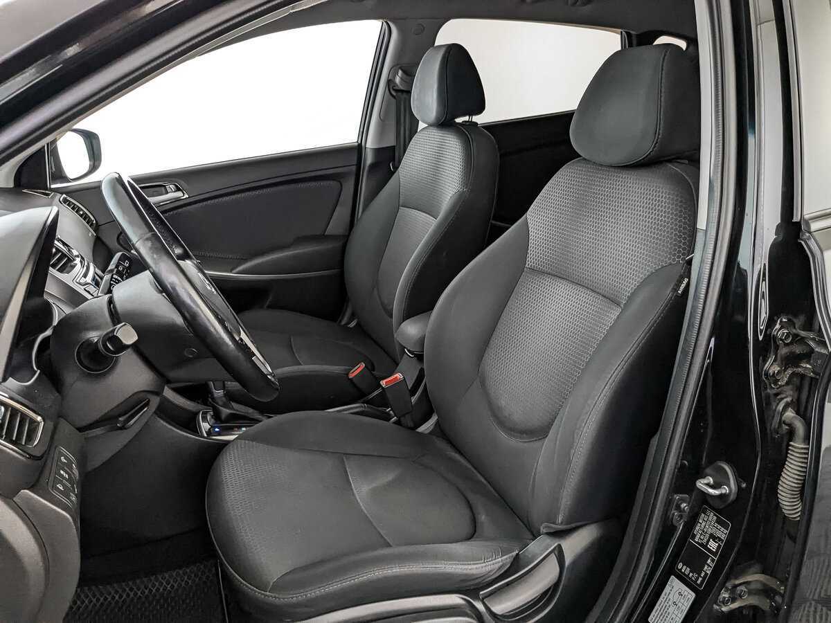 Hyundai Solaris с пробегом — 2015 год. Фото: #15