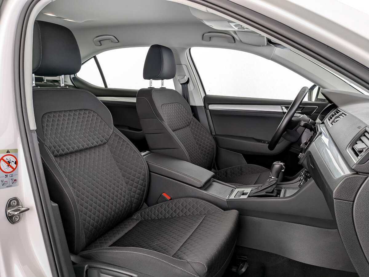 Skoda Superb с пробегом — 2021 год. Фото: #17