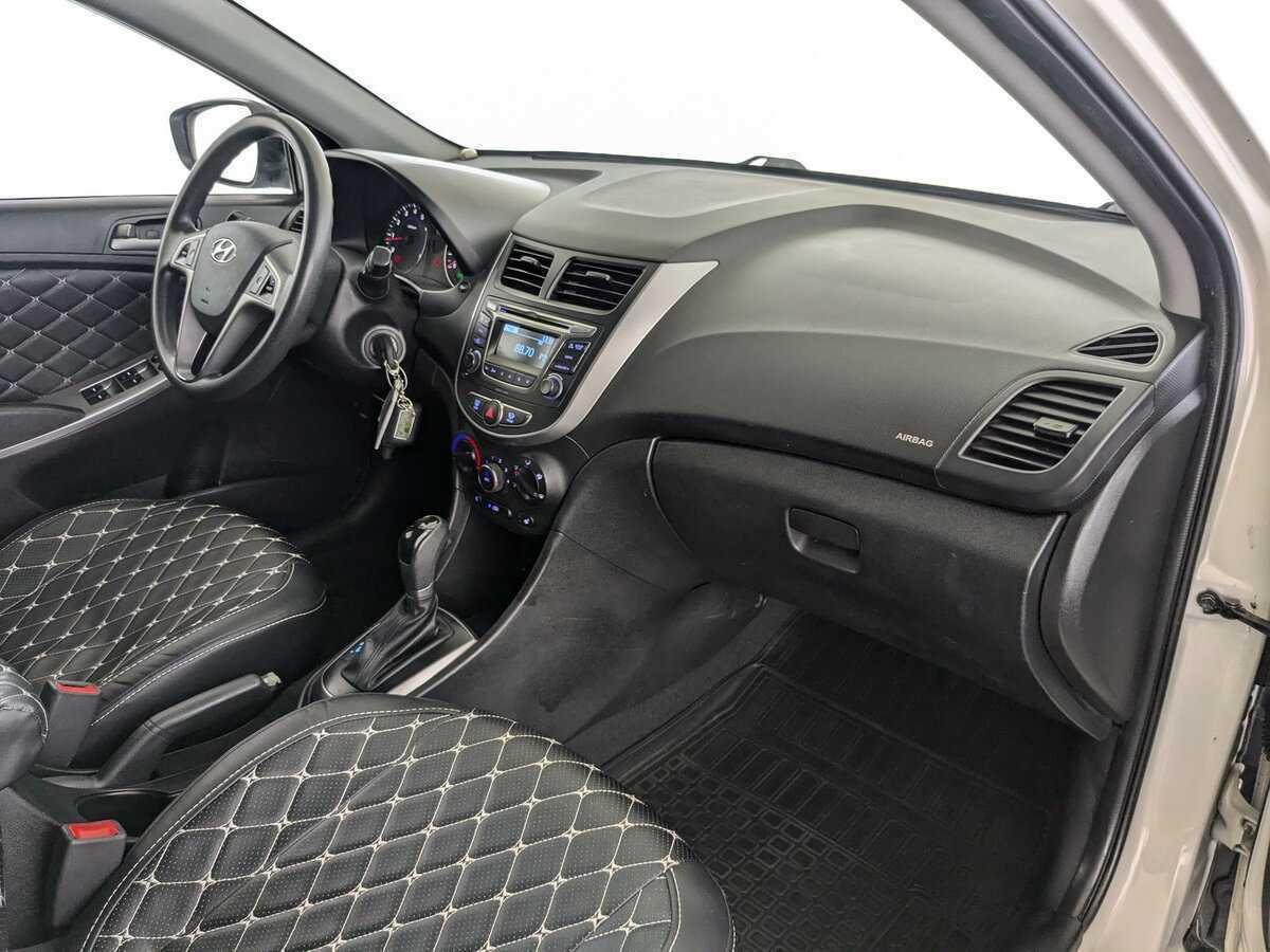 Hyundai Solaris с пробегом — 2015 год. Фото: #8