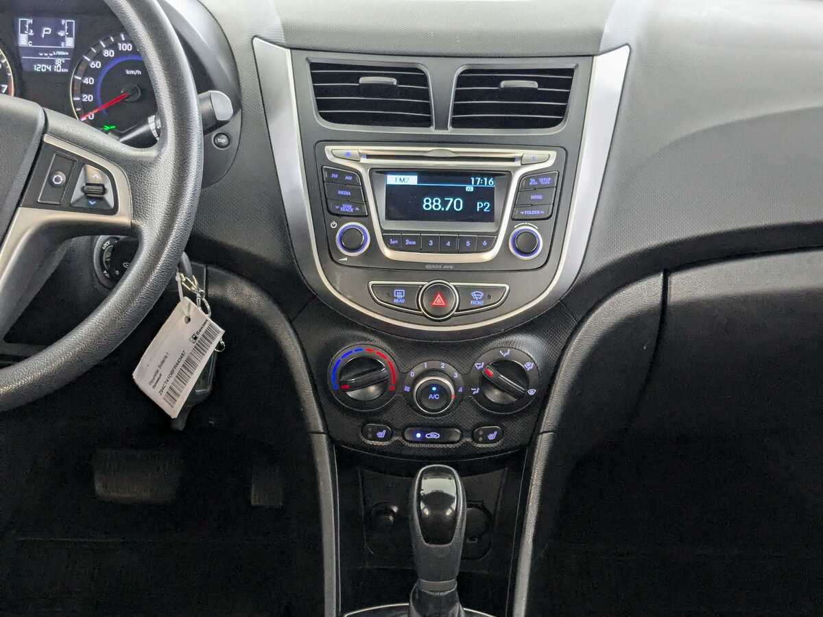 Hyundai Solaris с пробегом — 2015 год. Фото: #12