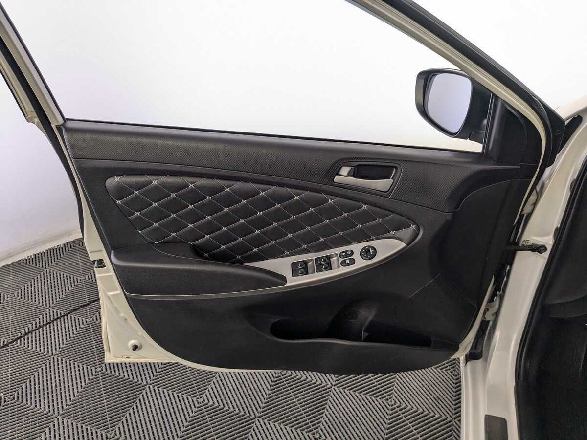 Hyundai Solaris с пробегом — 2015 год. Фото: #14