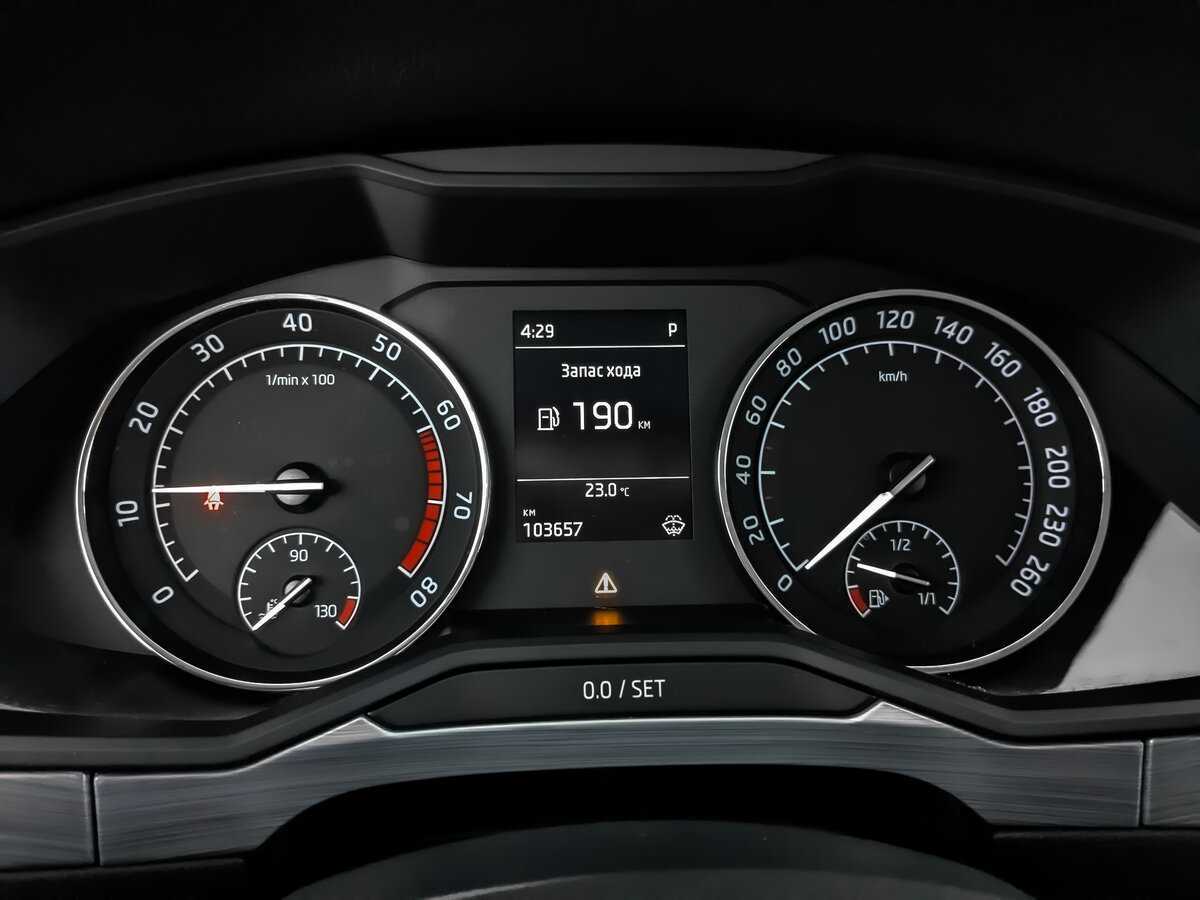 Skoda Superb с пробегом — 2021 год. Фото: #11