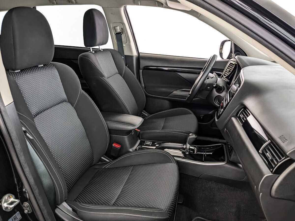 Mitsubishi Outlander с пробегом — 2019 год. Фото: #19