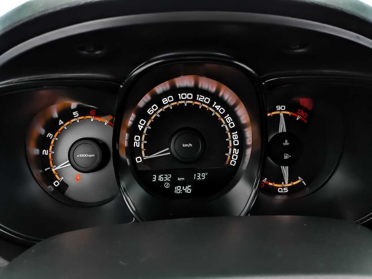 Lada (ВАЗ) Vesta с пробегом — 2020 год. Фото: #11