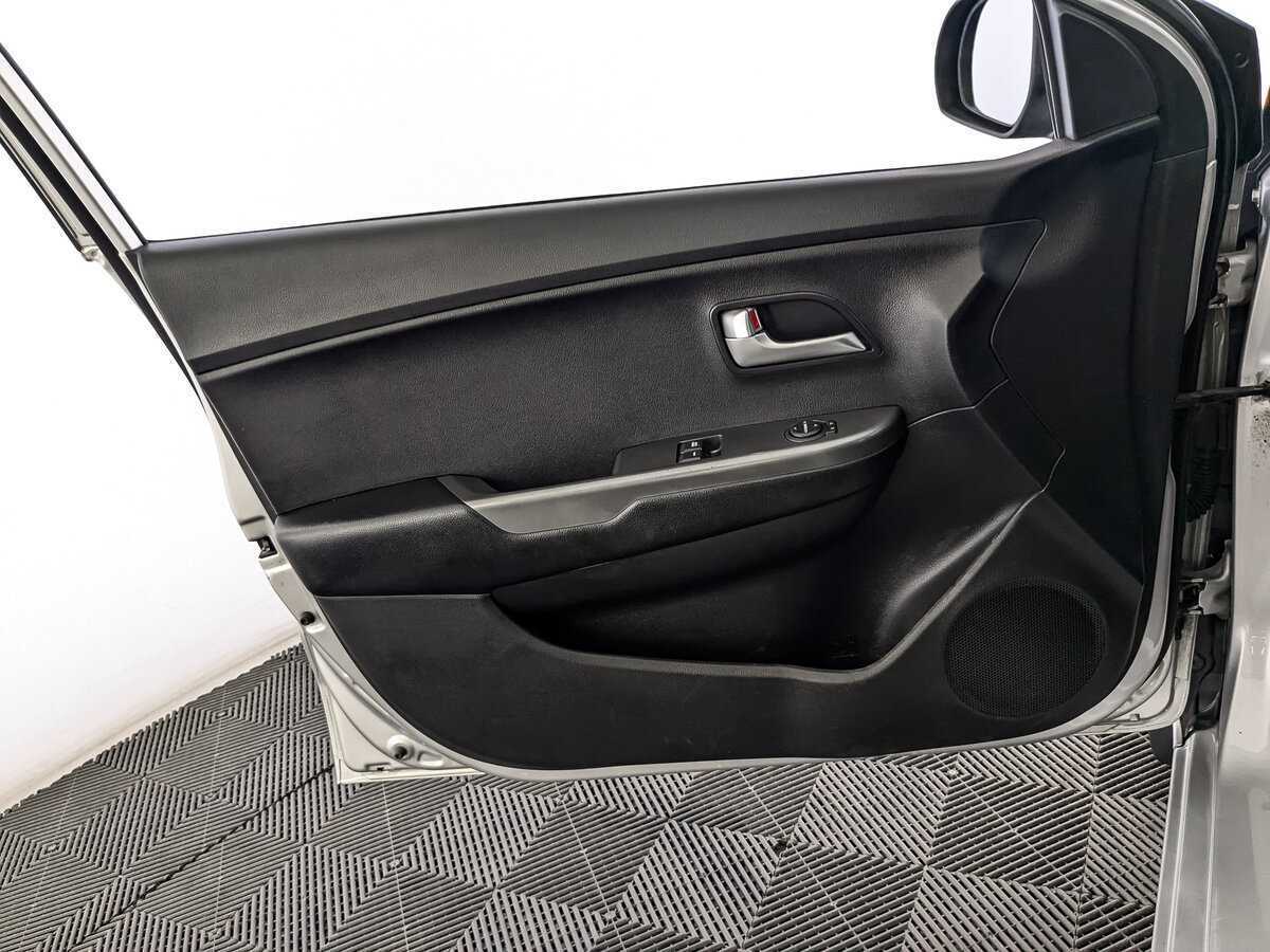 Kia Rio с пробегом — 2014 год. Фото: #14