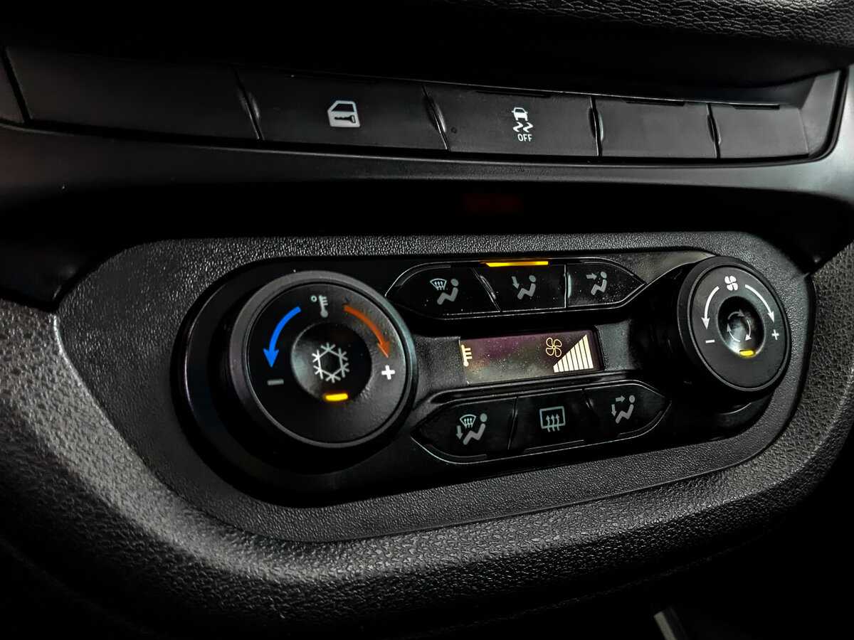 Lada (ВАЗ) Vesta с пробегом — 2021 год. Фото: #20