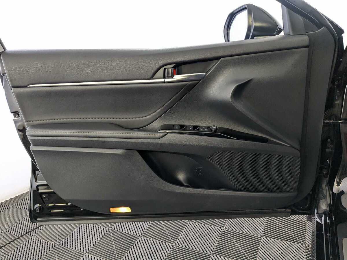 Toyota Camry с пробегом — 2020 год. Фото: #11