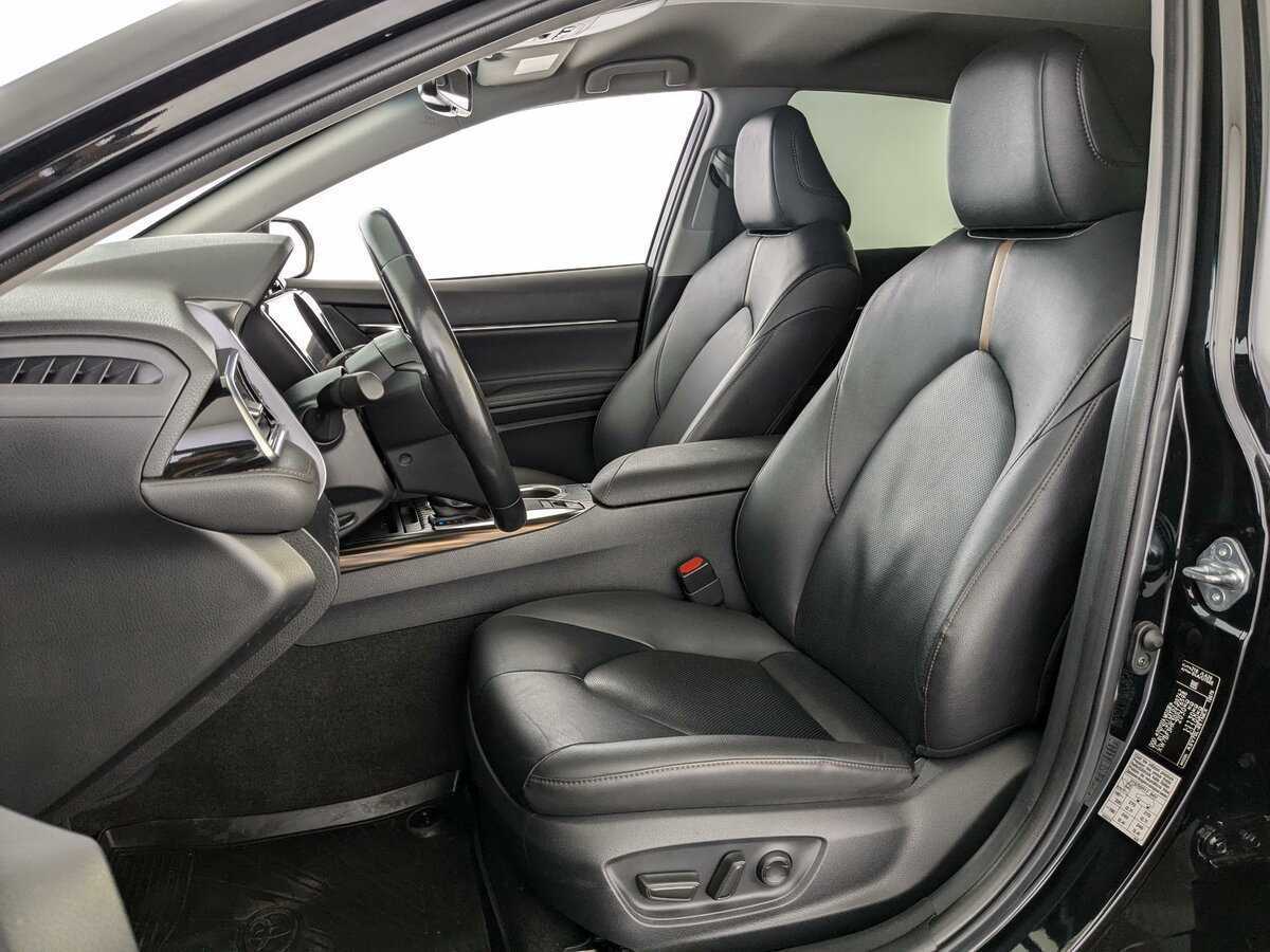 Toyota Camry с пробегом — 2020 год. Фото: #13