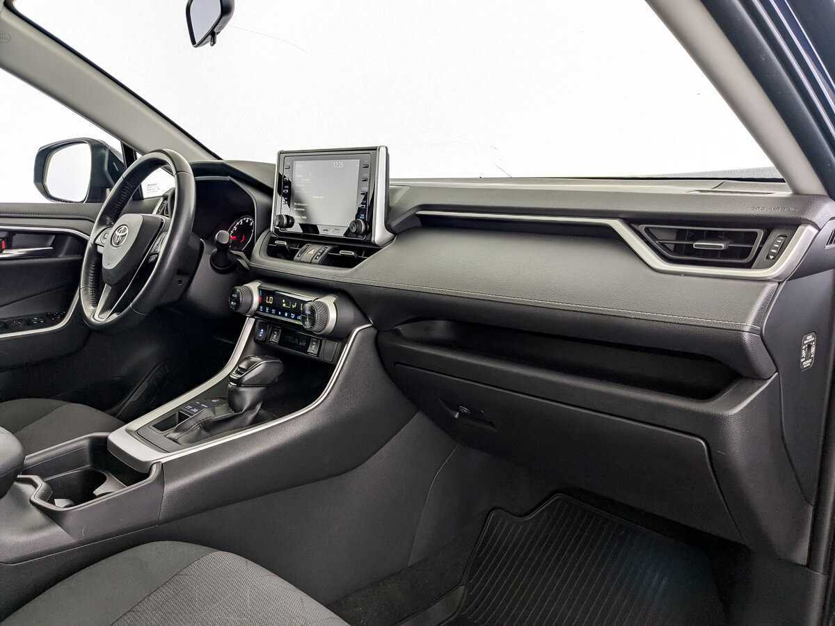 Toyota RAV4 с пробегом — 2020 год. Фото: #21