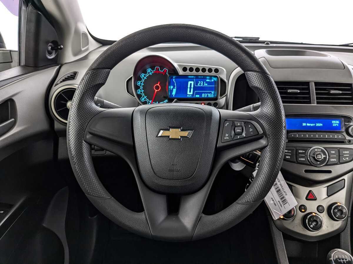 Chevrolet Aveo с пробегом — 2014 год. Фото: #16