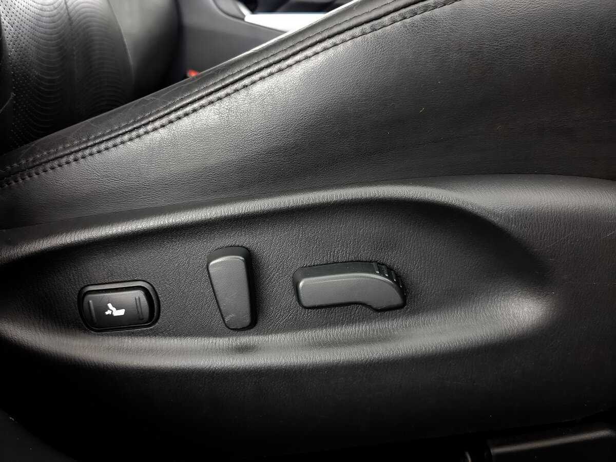 Infiniti Q70 с пробегом — 2014 год. Фото: #21