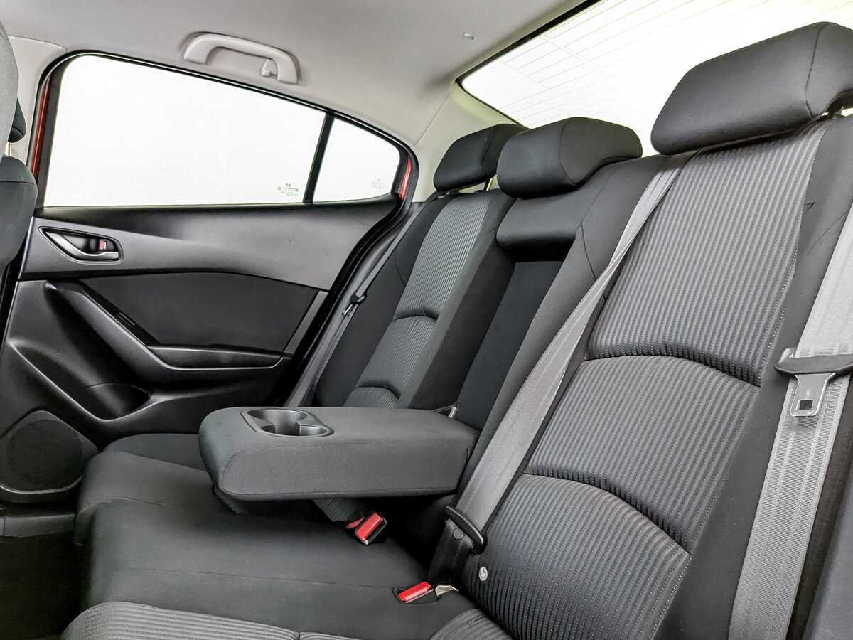 Mazda 3 с пробегом — 2014 год. Фото: #9