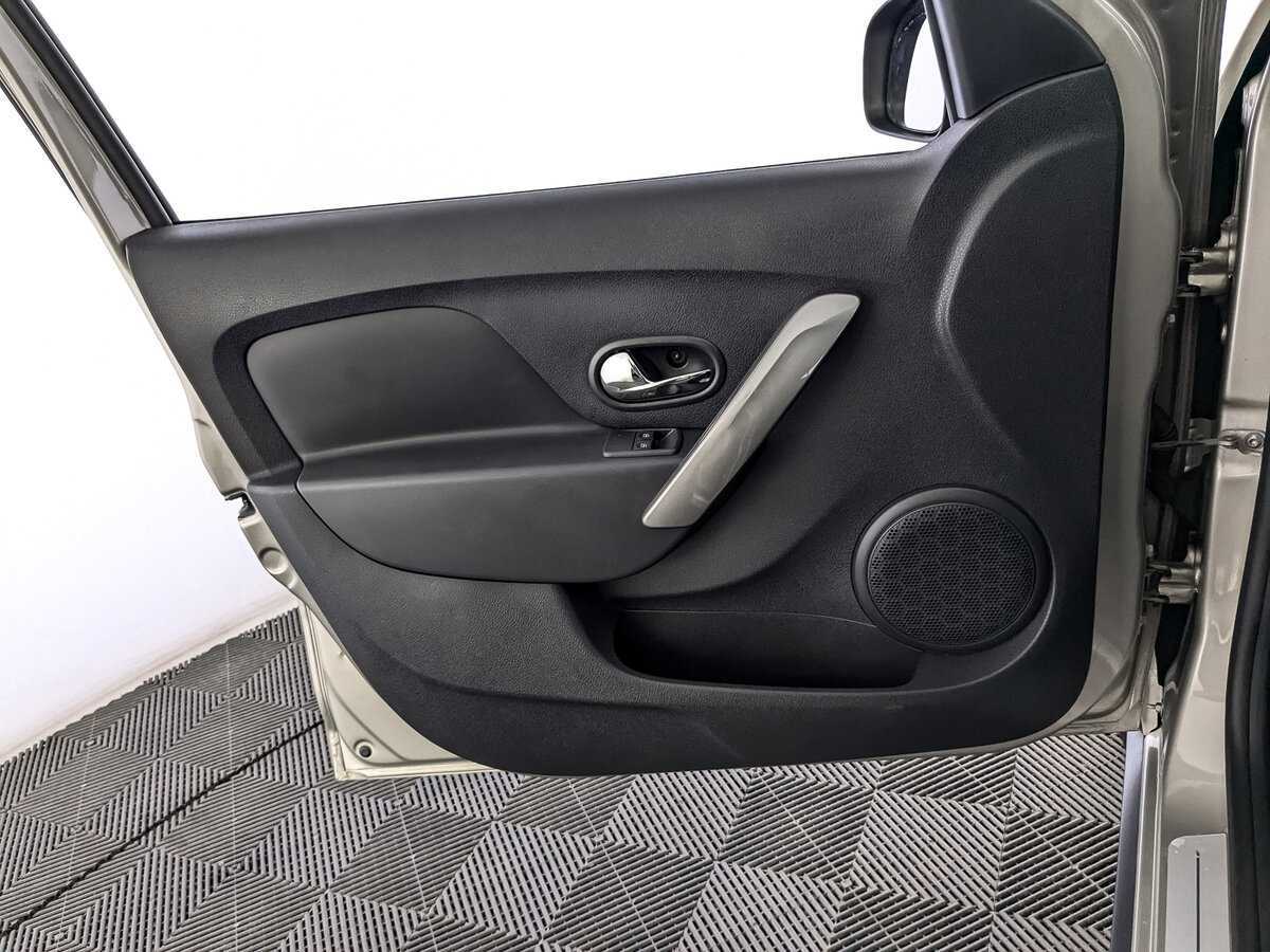 Renault Sandero с пробегом — 2021 год. Фото: #14