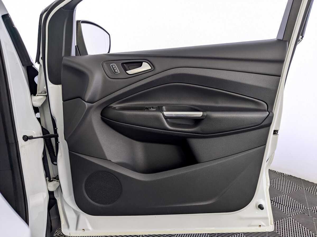 Ford Kuga с пробегом — 2016 год. Фото: #18