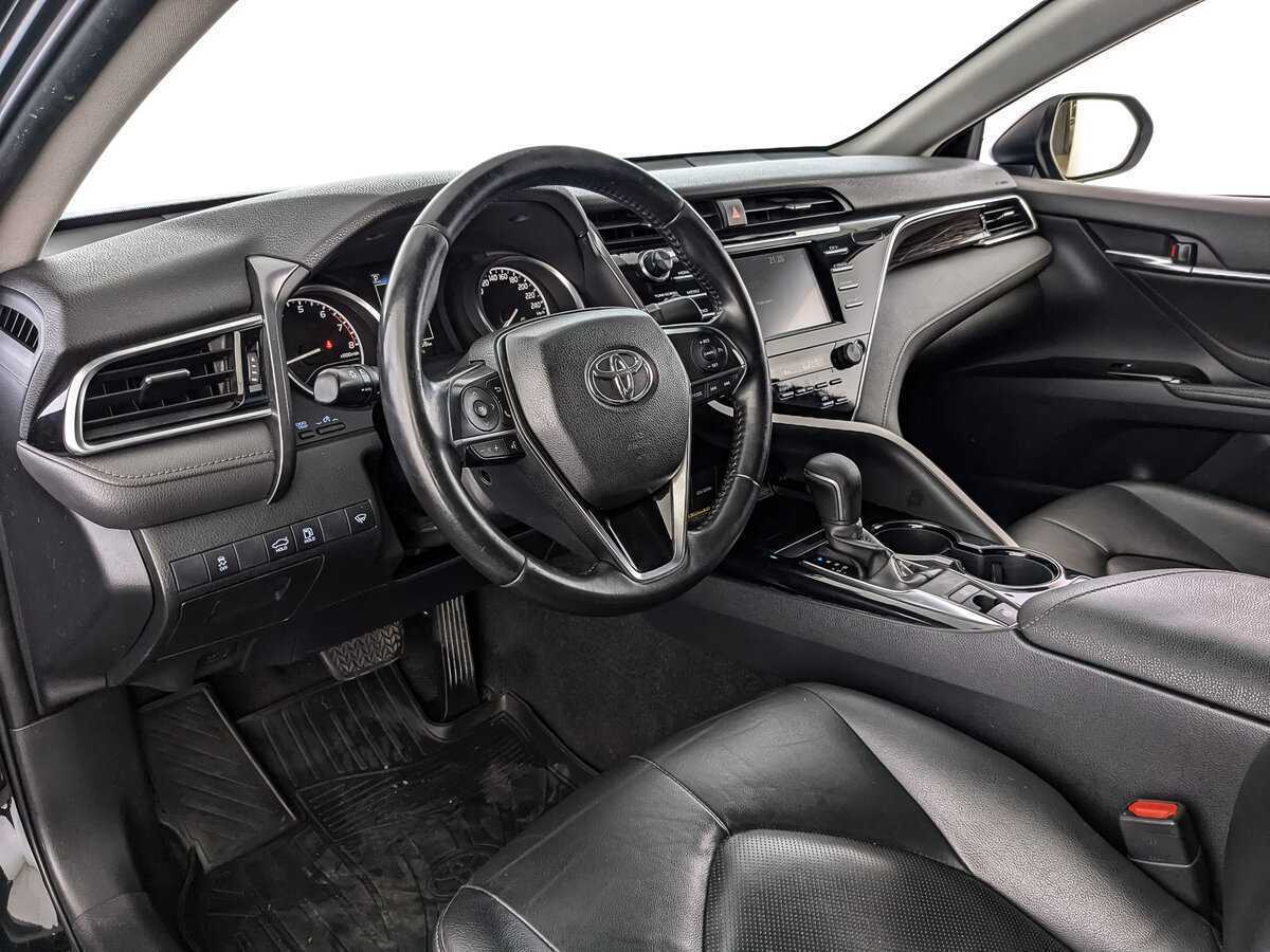 Toyota Camry с пробегом — 2019 год. Фото: #10