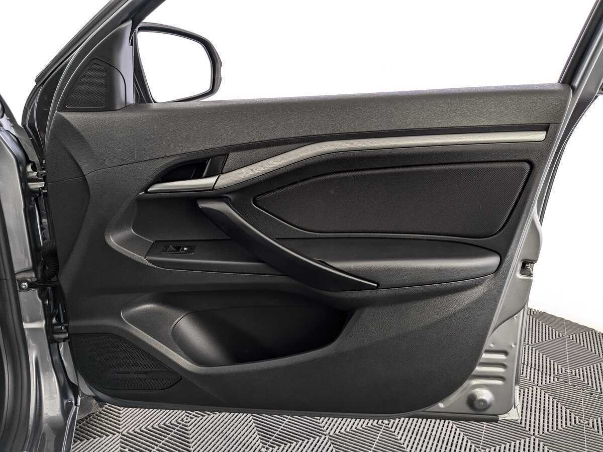 Lada (ВАЗ) Vesta с пробегом — 2020 год. Фото: #20