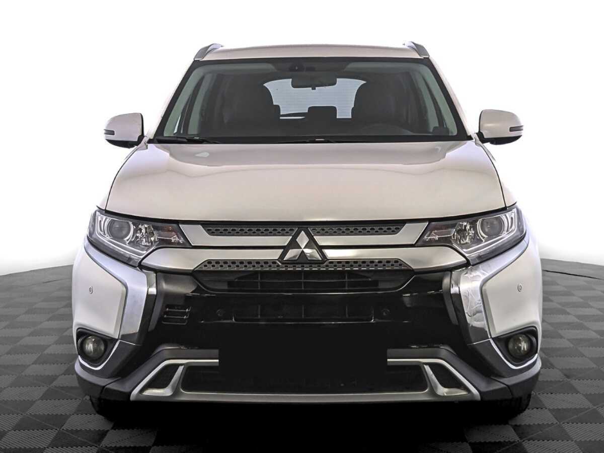 Mitsubishi Outlander с пробегом — 2019 год. Фото: #1