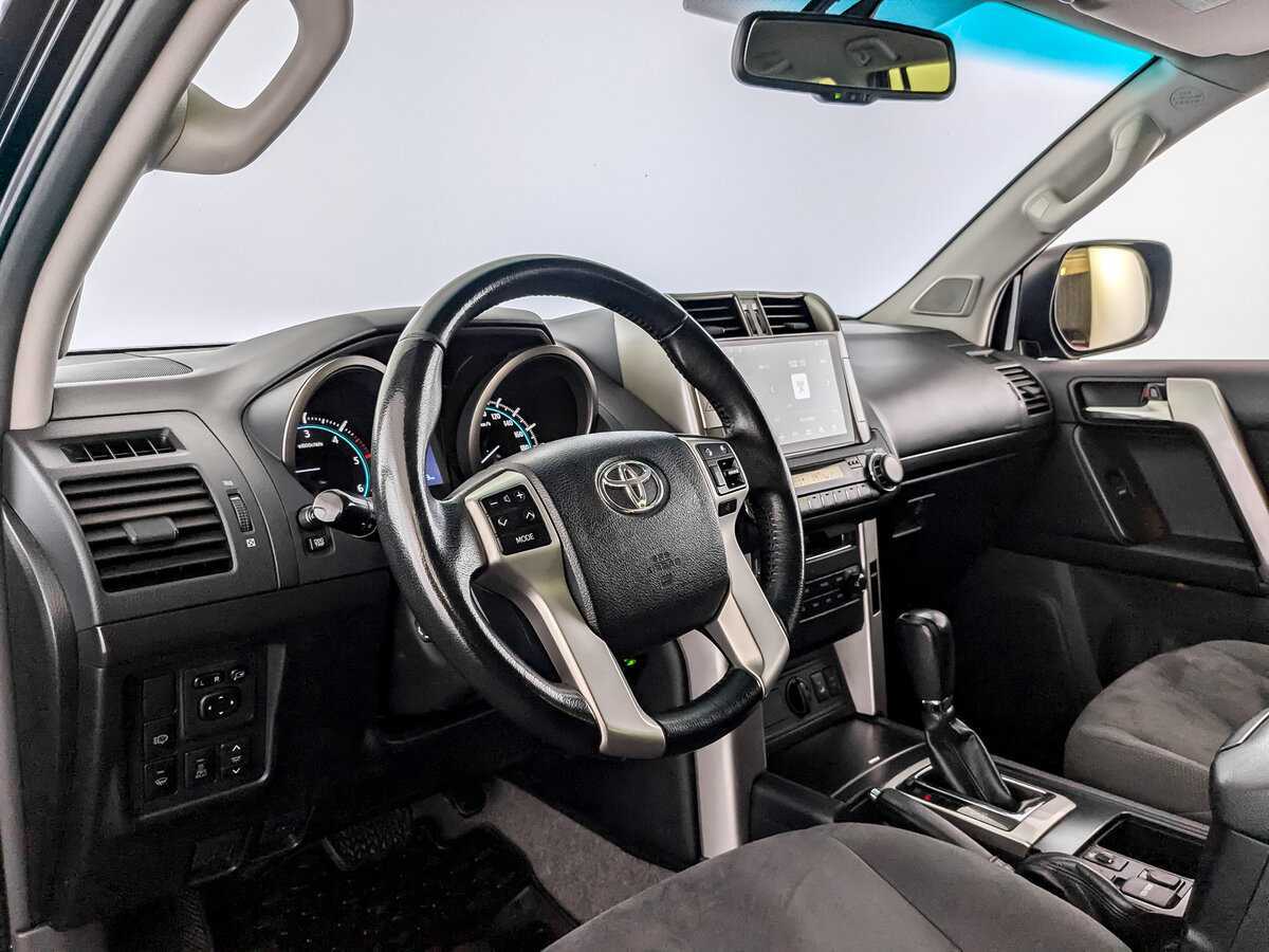 Toyota Land Cruiser Prado с пробегом — 2012 год. Фото: #13