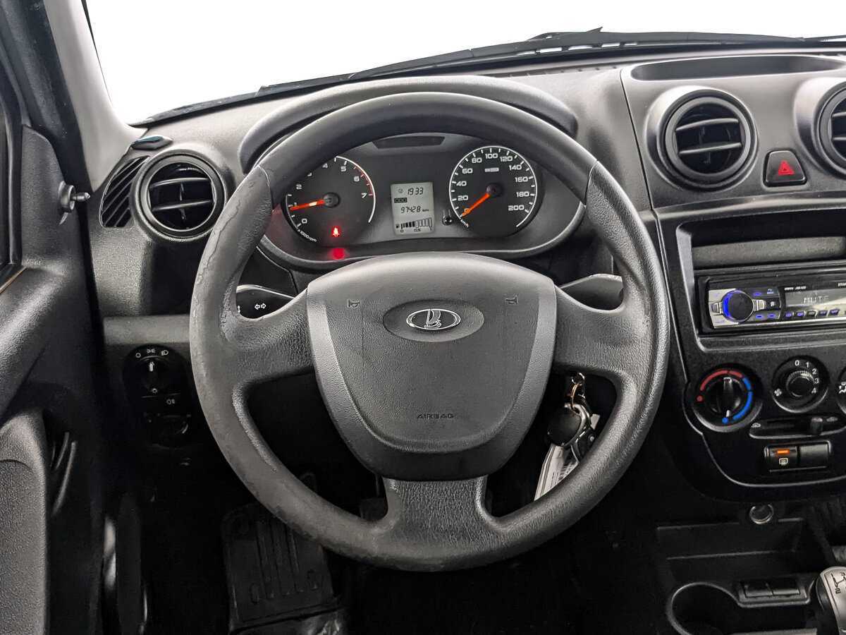 Lada (ВАЗ) Granta с пробегом — 2017 год. Фото: #17