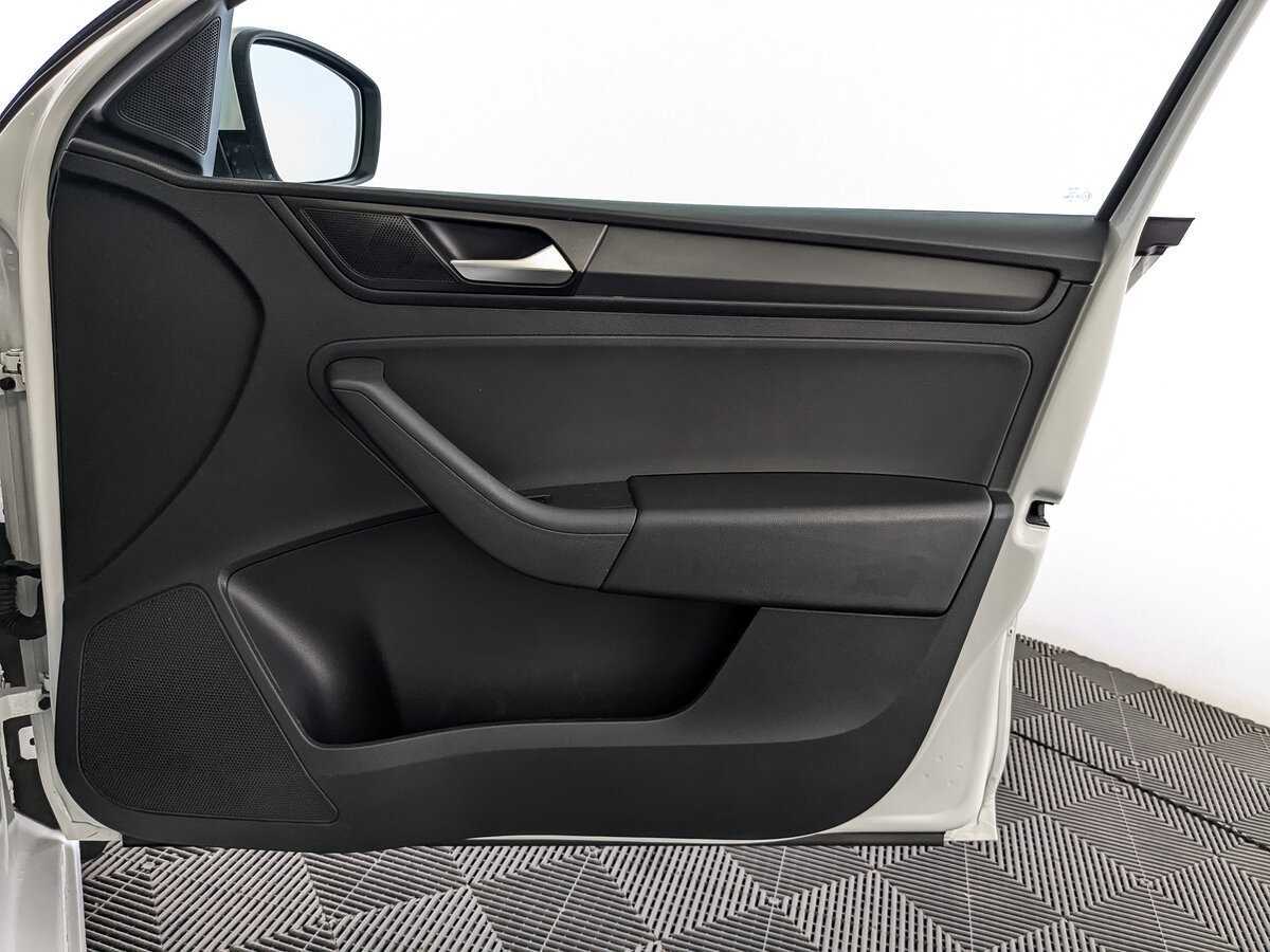 Volkswagen Polo с пробегом — 2020 год. Фото: #20