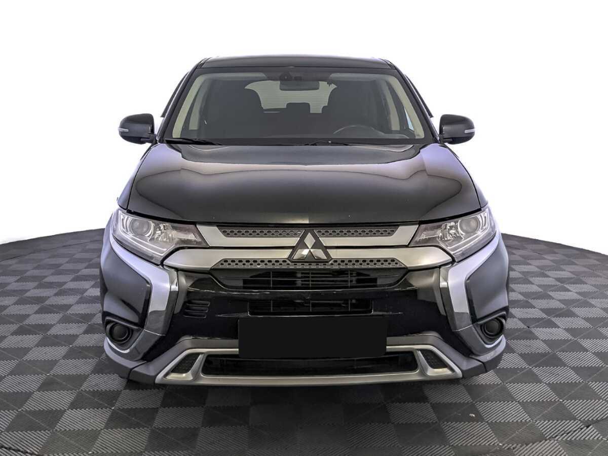 Mitsubishi Outlander с пробегом — 2018 год. Фото: #1