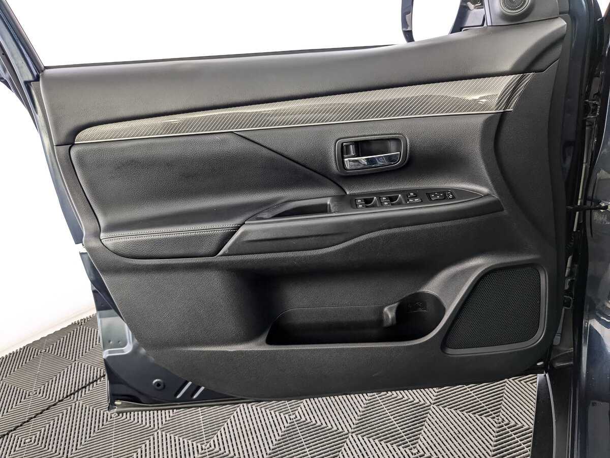 Mitsubishi Outlander с пробегом — 2021 год. Фото: #14