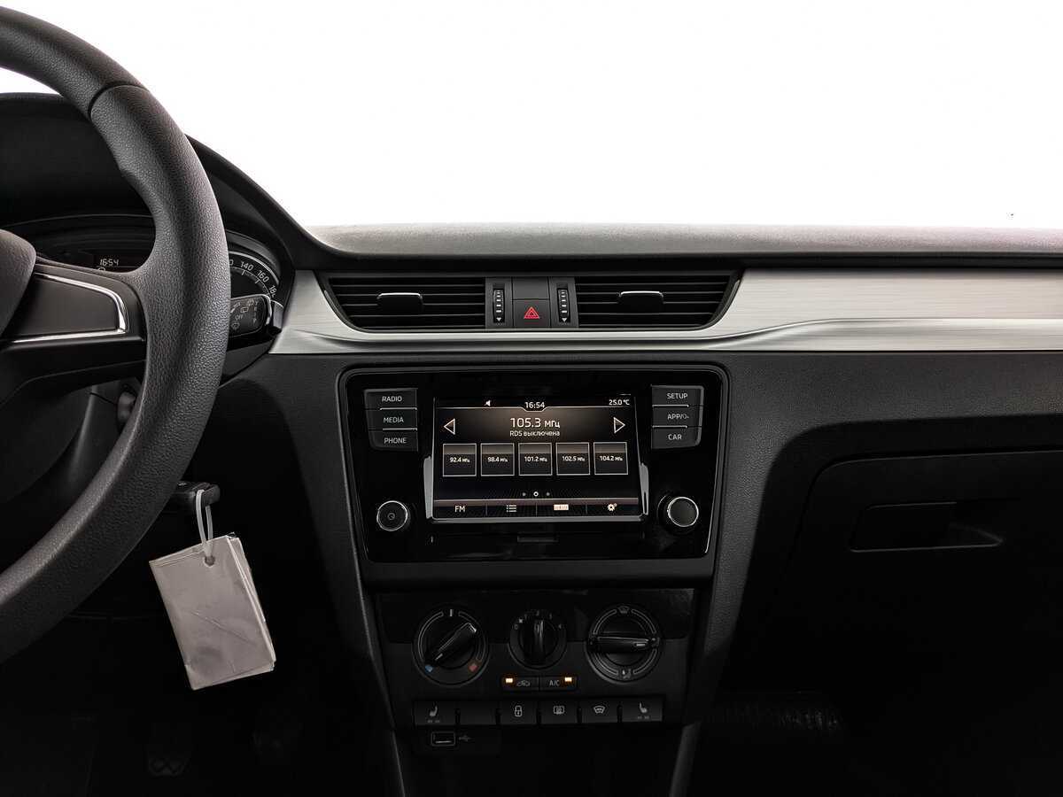 Skoda Rapid с пробегом — 2018 год. Фото: #12