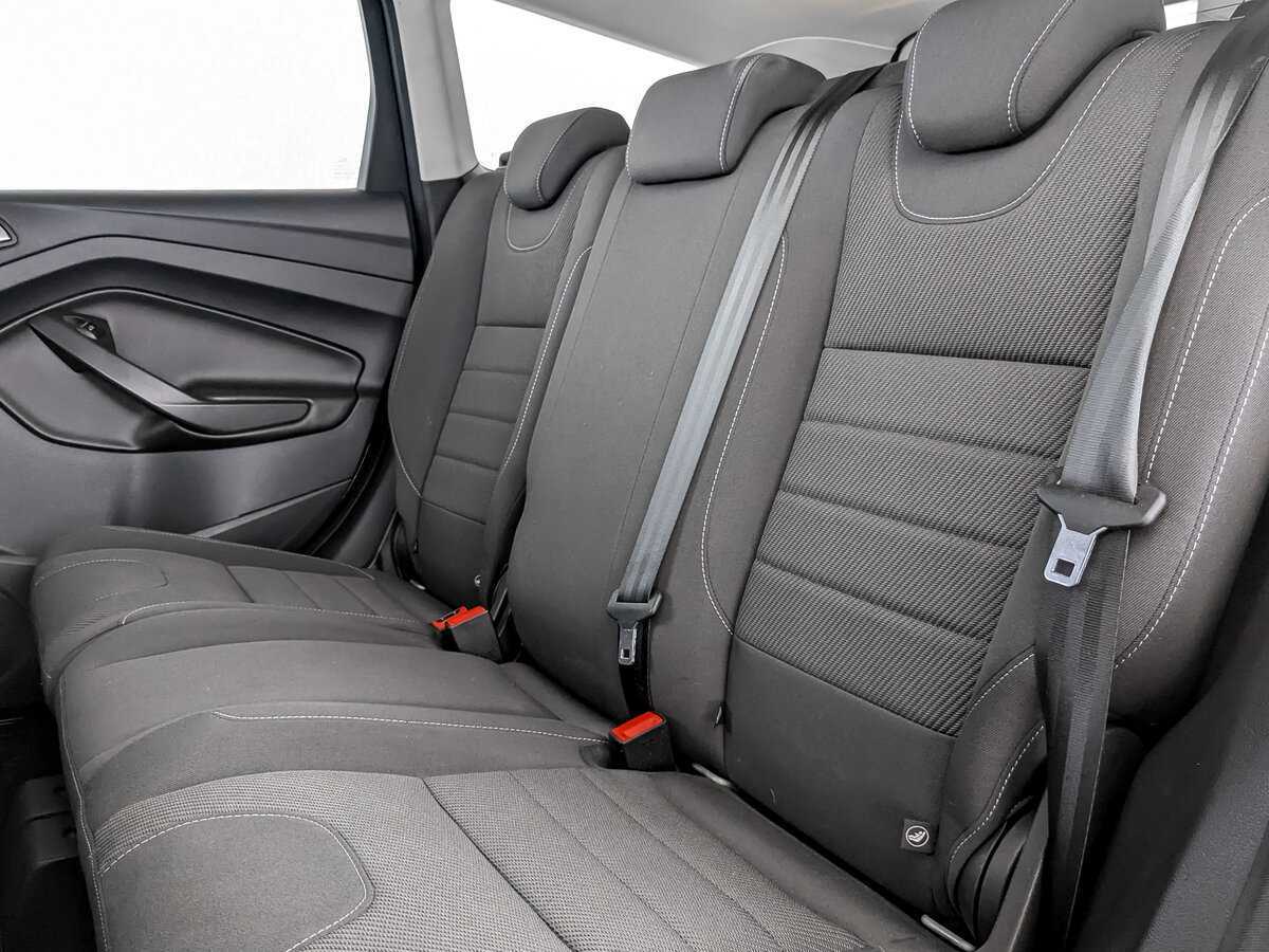 Ford Kuga с пробегом — 2016 год. Фото: #9