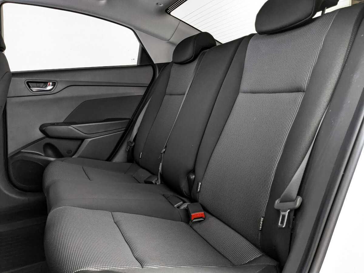 Hyundai Solaris с пробегом — 2022 год. Фото: #13