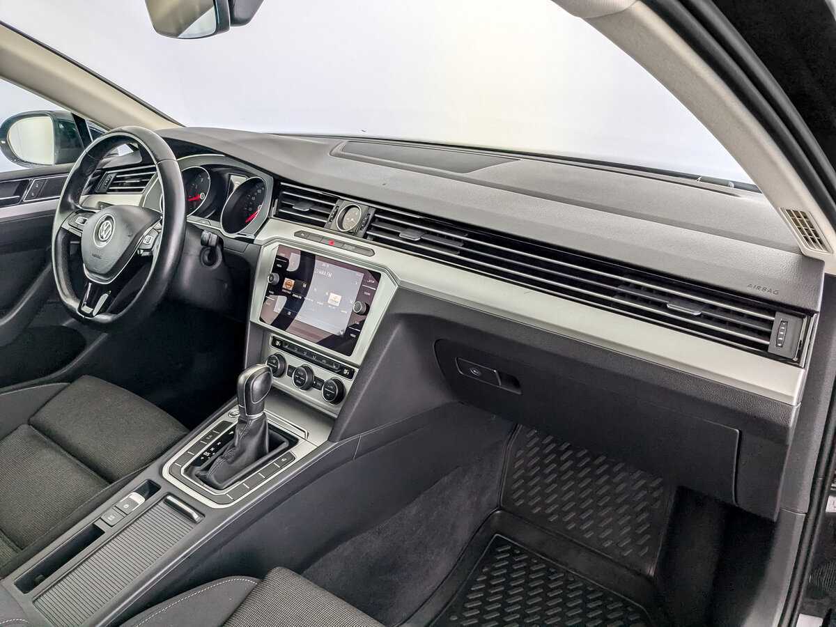 Volkswagen Passat с пробегом — 2018 год. Фото: #8