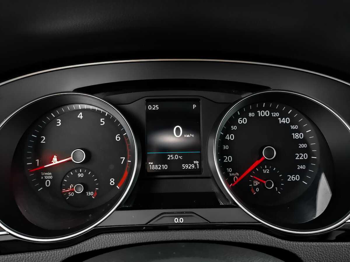 Volkswagen Passat с пробегом — 2018 год. Фото: #10