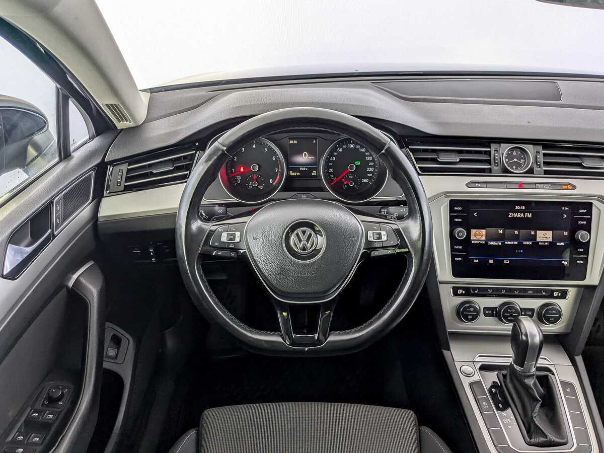 Volkswagen Passat с пробегом — 2018 год. Фото: #16
