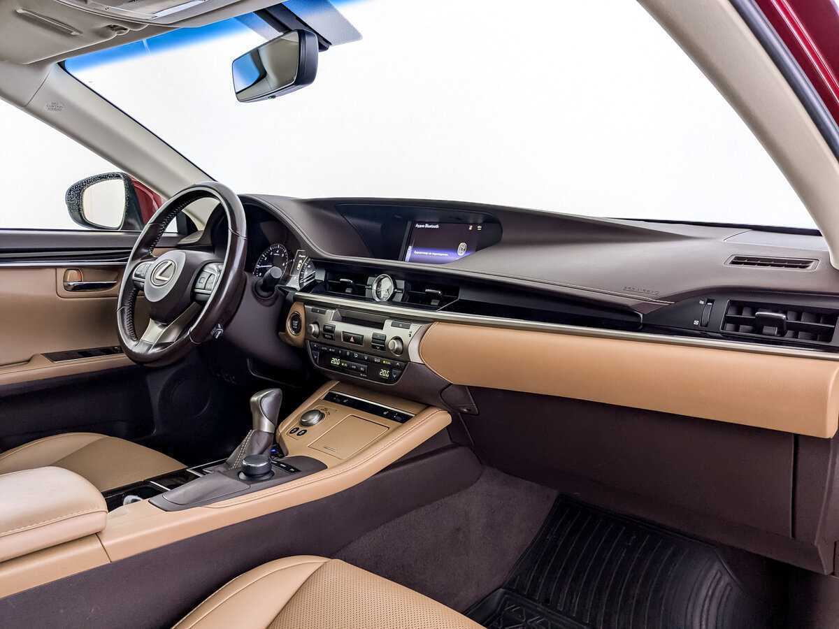 Lexus ES с пробегом — 2017 год. Фото: #8