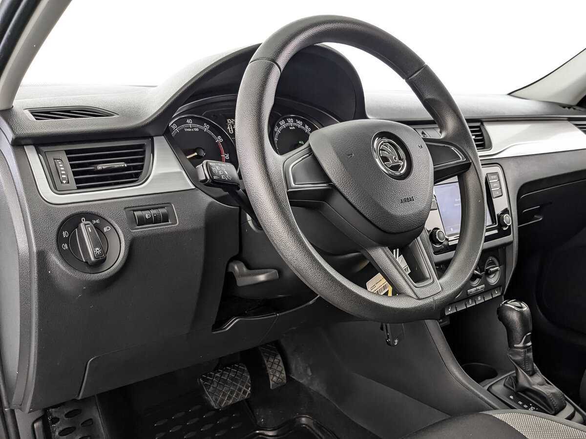 Skoda Rapid с пробегом — 2019 год. Фото: #10