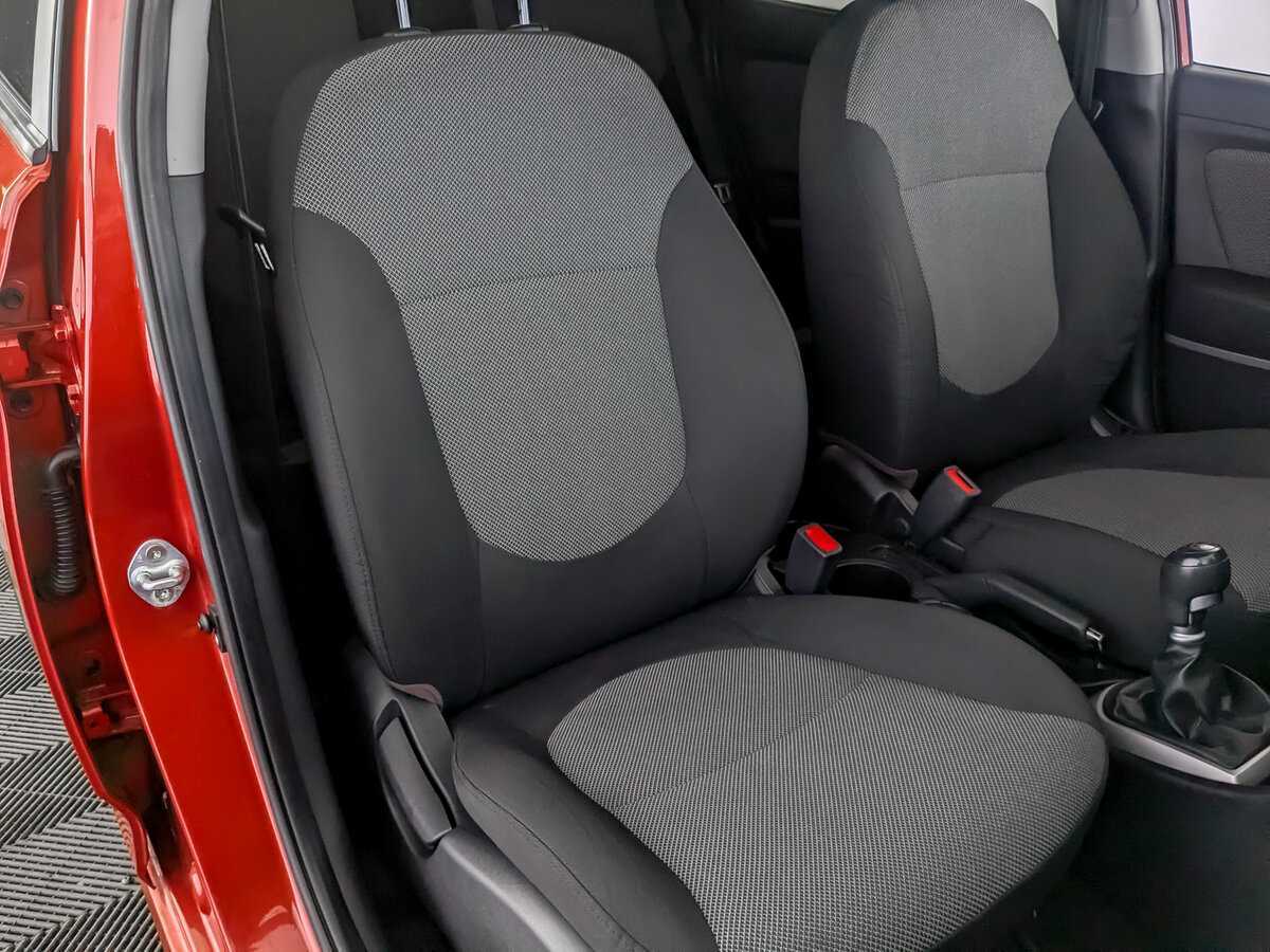 Hyundai Solaris с пробегом — 2012 год. Фото: #18