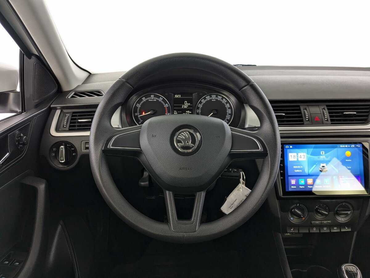 Skoda Rapid с пробегом — 2019 год. Фото: #18