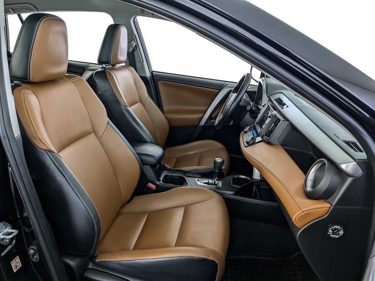 Toyota RAV4 с пробегом — 2017 год. Фото: #19